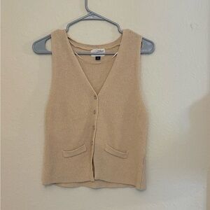 Universal Thread Tan V-Neck Sleeveless Knit Top